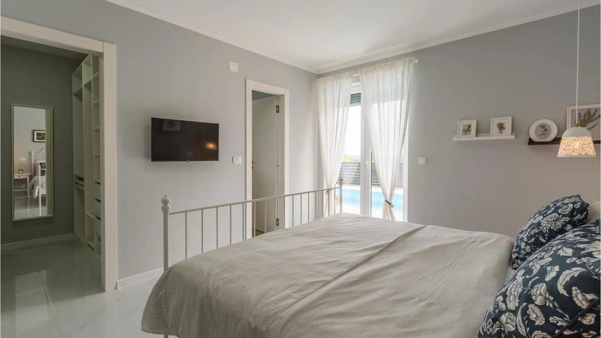 3 Bedroom Cozy Home In Pula Croatia
