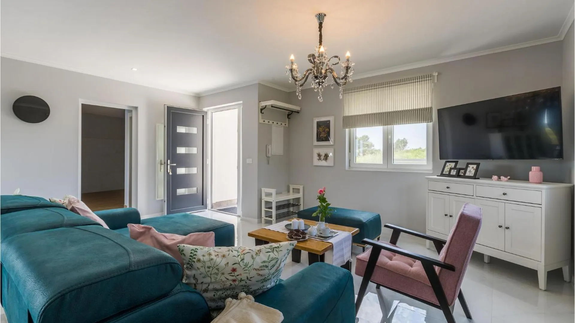 3 Bedroom Cozy Home In Pula 0*,