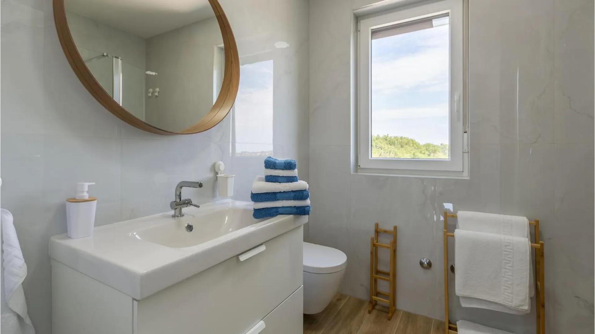 3 Bedroom Cozy Home In Pula 0*,