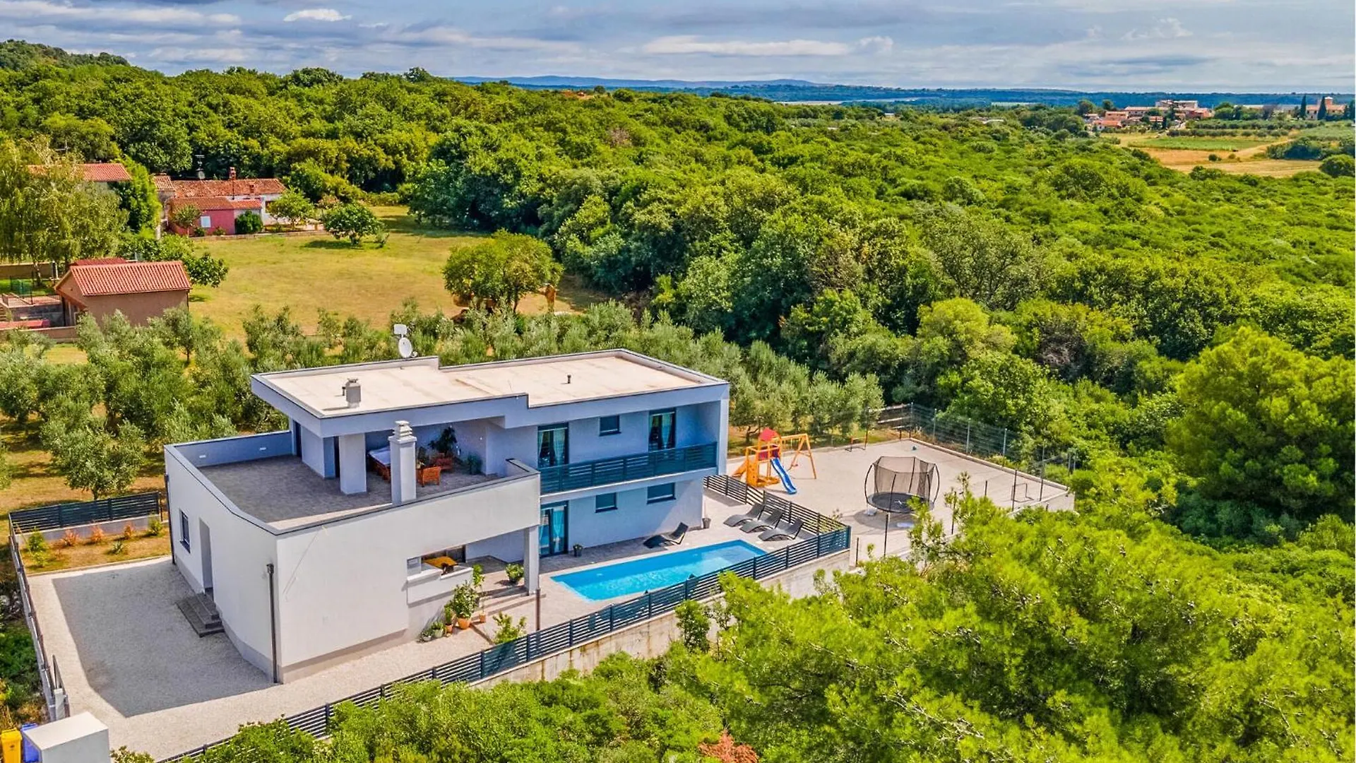3 Bedroom Cozy Home In Pula